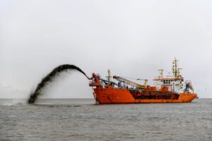 Hopper Dredger vs. Other Dredging Vessels Choose the Right One